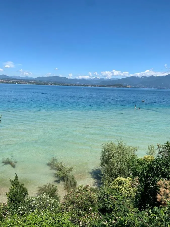 Villa Giustiniani Sirmione 0*,  Italia