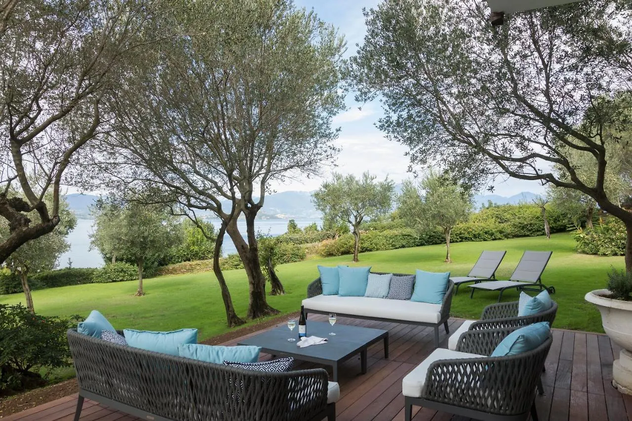 Villa Giustiniani Sirmione 0*,  Italia