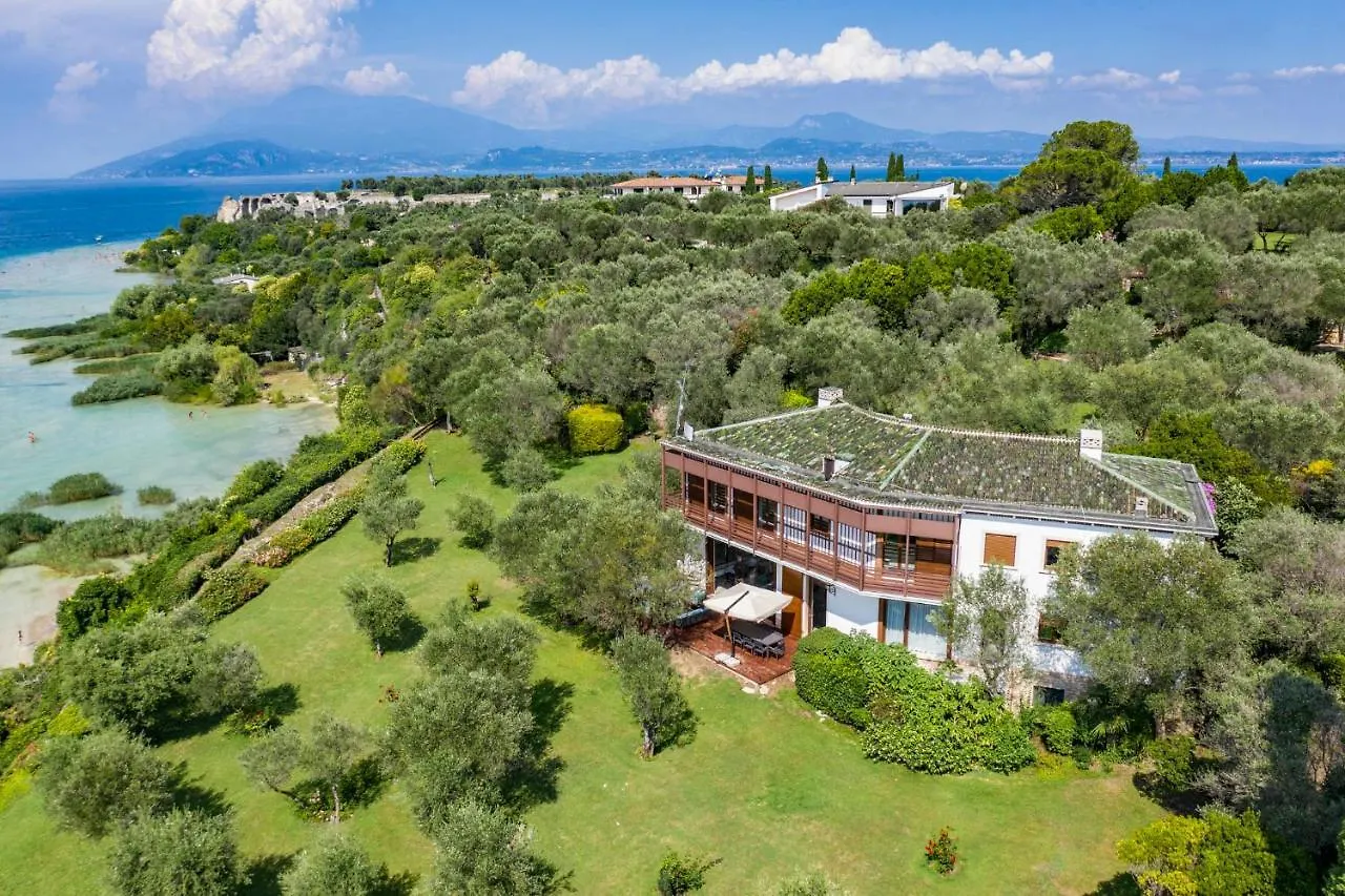 Villa Giustiniani location