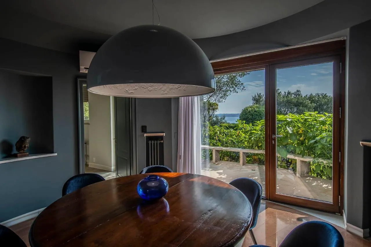 Villa Giustiniani Sirmione Italien