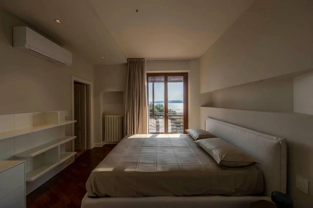 Villa Giustiniani Sirmione 0*,